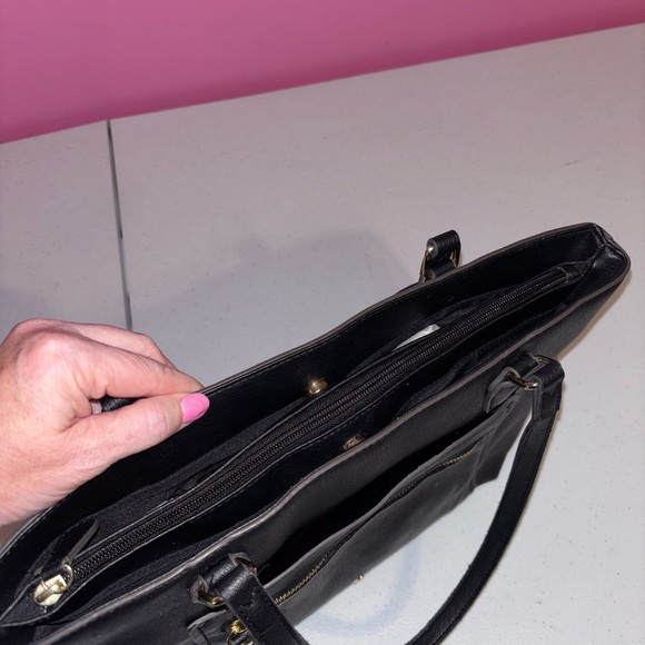 Liz Claiborne Black Tote with Gold Zipper - Picture 5 of 15